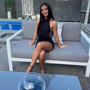 Meet your Posher, Selena